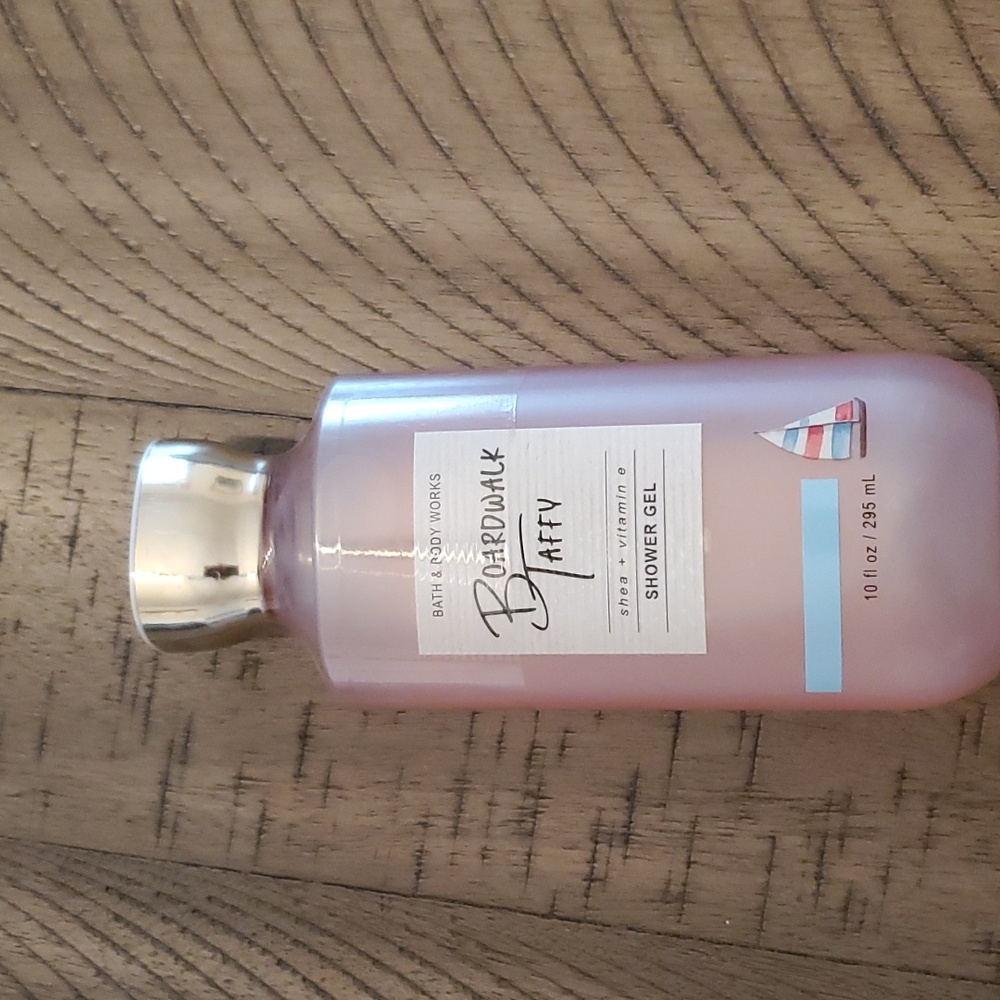 Bath and body works 10oz shower gel